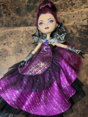 G1 Ever After High Queen Raven Euc